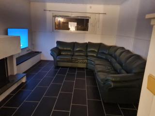 Arctic Aurora Apartment - 3 Bedrooms with parking - 2
