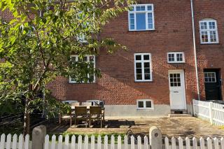 Newly Renovated Stylish Designer Apartment - 8