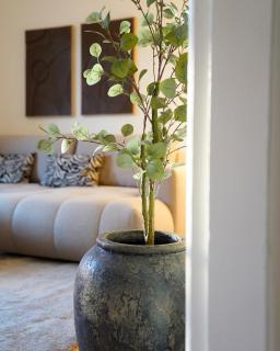 Newly Renovated Stylish Designer Apartment - 6