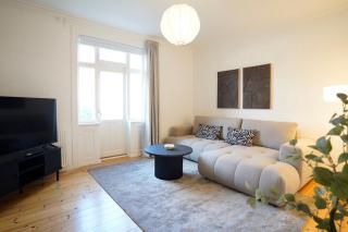 Newly Renovated Stylish Designer Apartment - 4