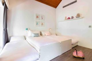 Offers an exclusive retreat where luxury meets tranquility ! - 4