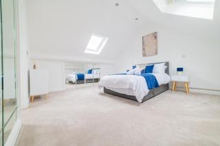 The Welsh Retreat 3BR House With Parking - 8