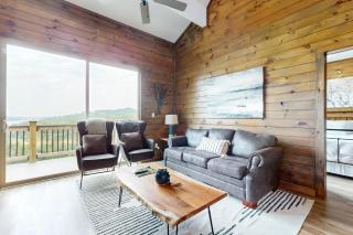 Lake View Cabin Sleeps 8 Hot Tub Rocking Chairs - Sevierville - 1