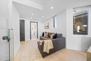Stylish 3BR Retreat Rooftop BBQ & Free Parking - 3