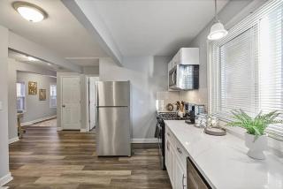 Bright & Stylish 4BR Home in Hinsdale, IL - 1