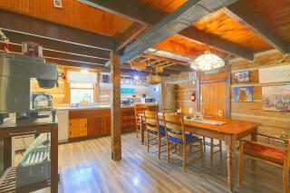 Hot Tub & River Views! Elizabeth Cabin on 10 Acres - 2