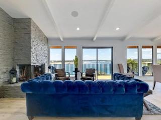 Lakeside 4BR w Pool, Hot Tub, Dock, B-Ball Court - 4
