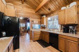 Woodsy Cabin with Private Hot Tub Game Tables & 8 SHARC Passes - Dogs OK - 9