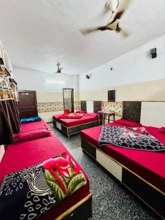 Hotel Hari Ganga Near By Ganga Ghat And Railway Station - 2