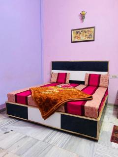 Hotel Hari Ganga Near By Ganga Ghat And Railway Station - 0