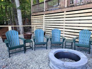 MTN Views Hot Tub Fire Pit Pool Table Games - 7