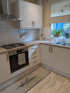 Cosy Home Perfect For Small Families and Trades - 7