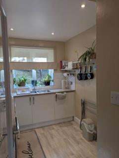 Cosy Home Perfect For Small Families and Trades - 1