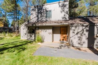 Sunriver Condo with Private Hot Tub WiFi - 8