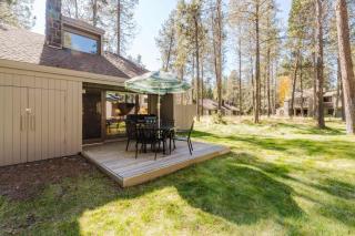 Sunriver Condo with Private Hot Tub WiFi - 6