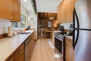 Sunriver Condo with Private Hot Tub WiFi - 4