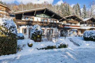 Gruppenhaus Weinberghof mit Kino, Spa & Terrasse - 0