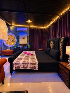 Exclusive Rooftop Suite with City & Mountain Views - 7