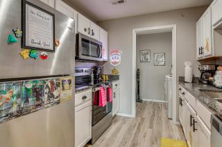 'Groovy Games Getaway' Holiday Stay in Branson! - 1