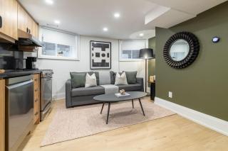 Stylish 2BR West End Oasis Near High Park - 3