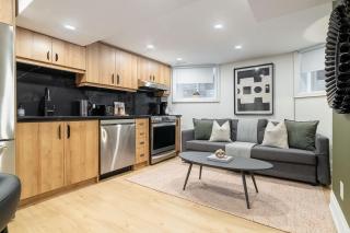Stylish 2BR West End Oasis Near High Park - 2