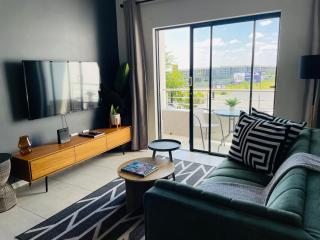 Executive Business & Lifestyle Apartment Near Waterfall City, Mall of Africa and Gallagher Convention Centre - 7