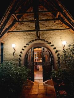 African Silhouette Guesthouse 18 min from airport Shuttle included - 0