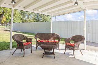 Cozy Salina Home w Patio, Yard and Full Kitchen - 9