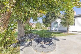 Cozy Salina Home w Patio, Yard and Full Kitchen - 8