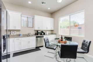 3Bedroom Home, Near Tucson Mall! - 3