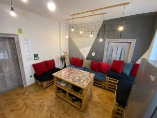 Cloud 9 Hostel - 6