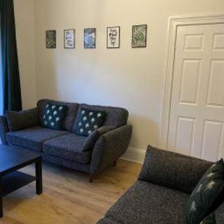Central Darlington - House - Parking - Sleeps 5 - 2