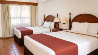 Amatique Bay Hotel - 7