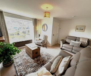 Dogs Welcome Peaks Retreat Views 3BR Sleep 5 - 9
