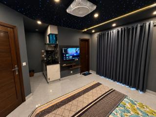 Starlight Studio Apartment, Romantic Eiffel View - 9
