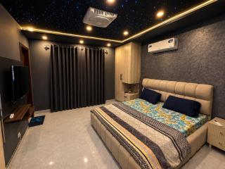 Starlight Studio Apartment, Romantic Eiffel View - 0