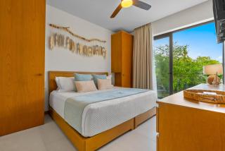 Oceanfront 1BR condo with pool, gym, AC, and balcony. - 7