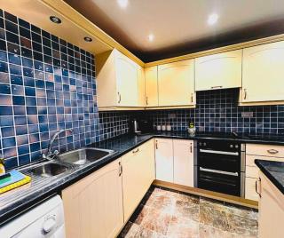 Dogs Welcome Peaks Retreat Views 3BR Sleep 5 - 3