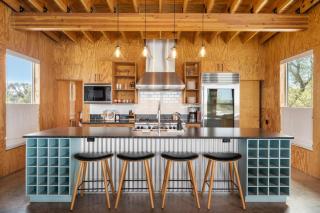 Luxury Riverfront Retreat - 6 Cabins - Private Pool - 9
