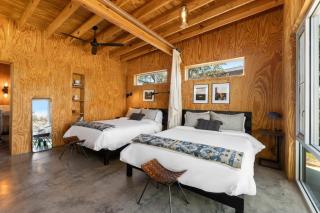 Luxury Riverfront Retreat - 6 Cabins - Private Pool - 8