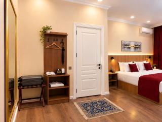 LonDora Boutique Hotel - 3