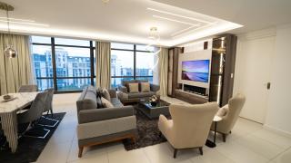 Executive 2 beds 2 baths - 4