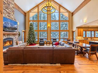 Grand Manifest Lodge - 9