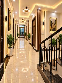 Hotel Simrandeep Suites Near IGI Delhi Airport - Free Airport Pickup & Drop - 1