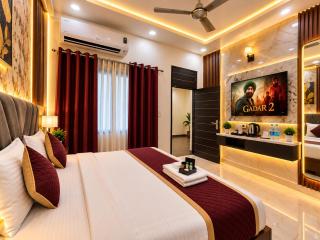Hotel Simrandeep Suites Near IGI Delhi Airport - Free Airport Pickup & Drop - 9