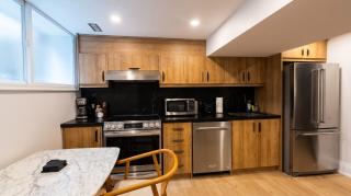 Stylish Parkdale 1BR Steps to Queen West - 6