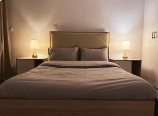 cosy 2 bedroom almadie - 2
