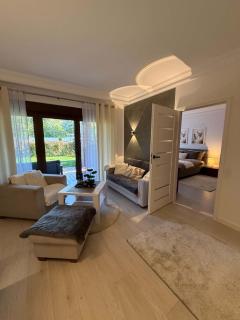 APARTAMENT PORT z ogrodem i widokiem na jezioro - 5