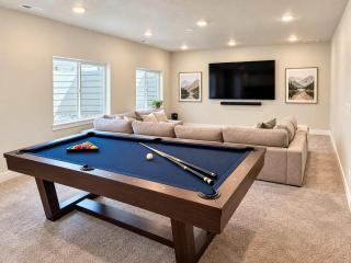Heber Valley Escape Swim Spa RV Pad Sleeps 11 - 0