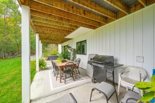 Walk to Apple Valley Lake: Patio, Fire Pit - 0